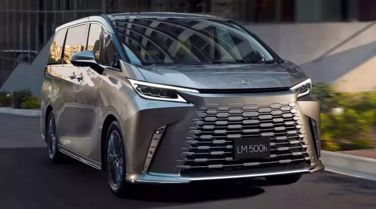Lexus LM500h 2026 trình làng với những thay đổi nhỏ đến mức khó nhận ra nhưng giá vẫn tăng