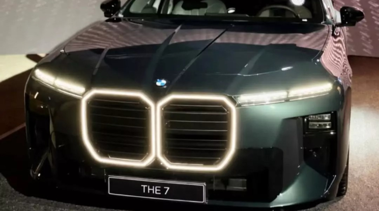 Bộ đôi BMW X5 và 7-Series đời mới rò rỉ "ảnh nóng" trước khi ra mắt trong tương lai gần