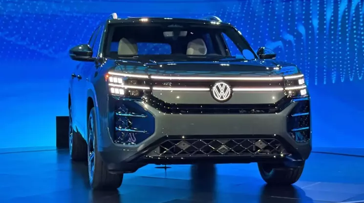 Ngắm hình ảnh "bằng xương, bằng thịt" của SUV gia đình Volkswagen Teramont 2026 với thiết kế và trang bị hấp dẫn hơn