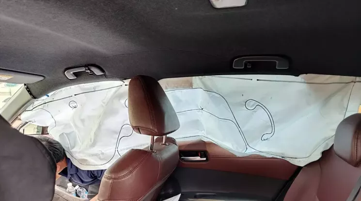 Vụ chiếc Corolla Cross bung túi khí khi đi cạnh xe tải bị nổ lốp: Toyota Việt Nam lên tiếng giải thích