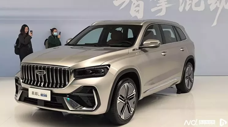 Geely Monjaro i-HEV ra mắt, chỉ tiêu thụ 4,75 lít xăng/100 km, rộng cửa về Việt Nam