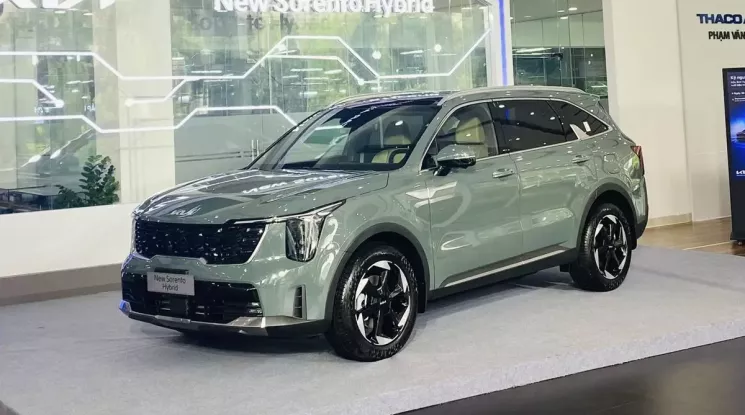Kia Sorento Hybrid đời mới nhất được trưng bày tại Việt Nam, giao xe vào tháng 8, giá khoảng 1,6 tỷ đồng