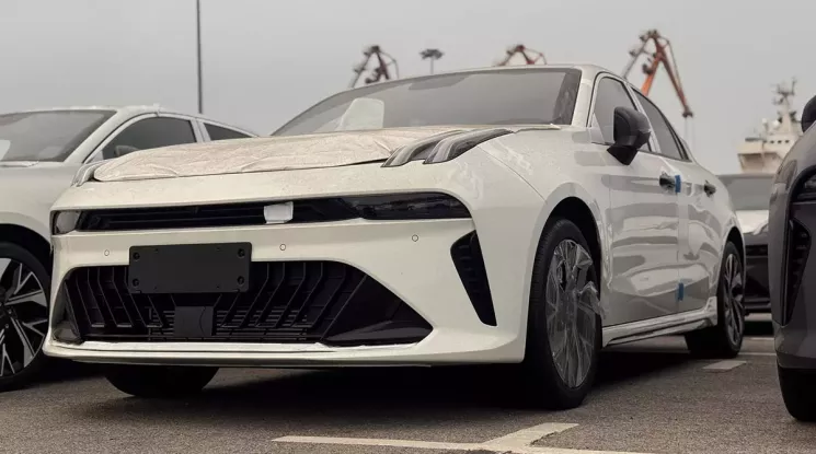 Lynk & Co 03 xuất hiện tại Việt Nam trước ngày ra mắt, chuẩn bị cạnh tranh Mazda3 và Honda Civic