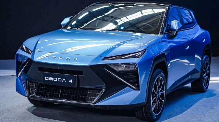 Omoda O4 tiếp tục được trưng bày trước thời điểm bán, sắp lắp ráp tại Việt Nam