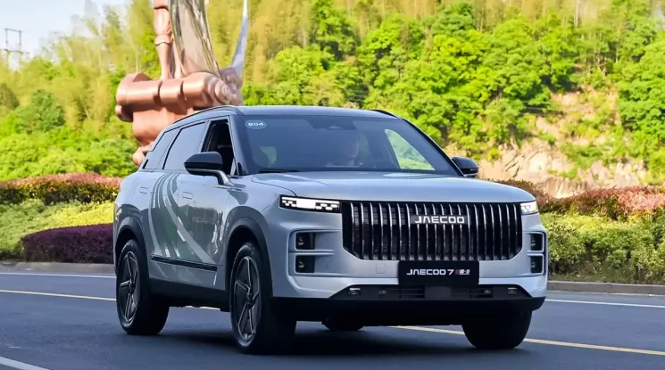 Bộ đôi xe gầm cao Jaecoo J5 và J7 có thêm phiên bản hybrid, chỉ "ăn" 5,3 lít/100 km, rộng cửa về Việt Nam