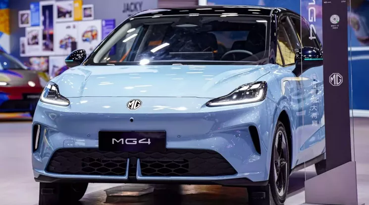 MG4 - xe từng giảm giá đến 300 triệu đồng ở Việt Nam - đạt cột mốc 100.000 xe xuất xưởng