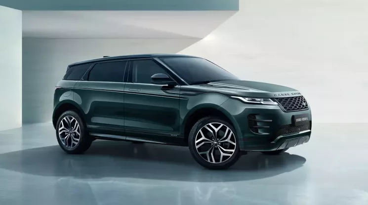 Bị ngừng sản xuất, SUV hạng sang Range Rover Evoque L được giảm giá sốc để xả hàng