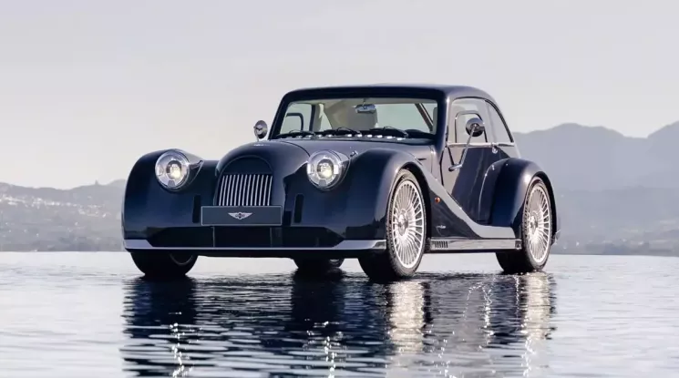 Xe giả cổ Morgan Midsummer Barchetta bán quá chạy, hãng làm thêm bản coupe, dùng động cơ BMW