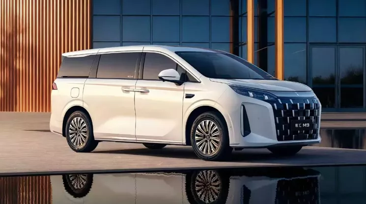 Phiên bản chạy dịch vụ của MPV cỡ lớn BYD M9 chính thức ra mắt với giá rẻ