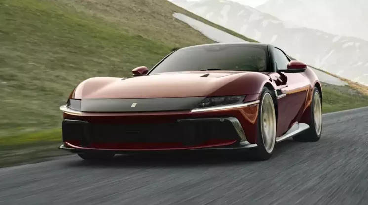 12Cilindri Manuale - siêu xe số sàn đầu tiên của Ferrari kể từ năm 2013