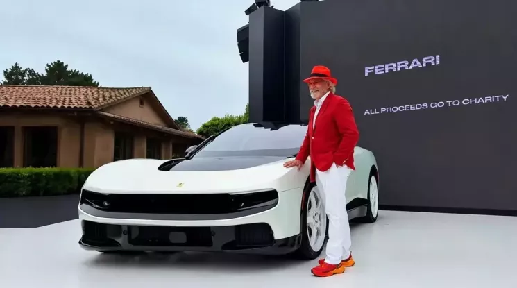 Bác sĩ nhãn khoa chi 40 triệu đô để mua chiếc xe điện Ferrari Luce có giá 640.000 USD bị chê xấu