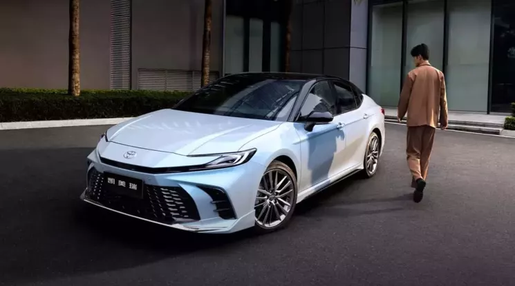 Toyota Camry 2027 ra mắt tại Trung Quốc với nội thất mới, màn hình lớn hơn và ghế massage