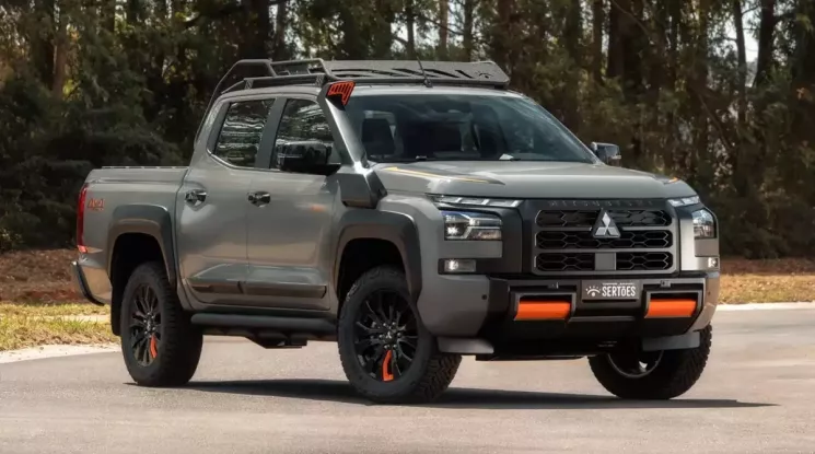 Ra mắt Mitsubishi Triton cứng cáp nhất từ trước đến nay với màu sơn xám xi-măng, giá không rẻ
