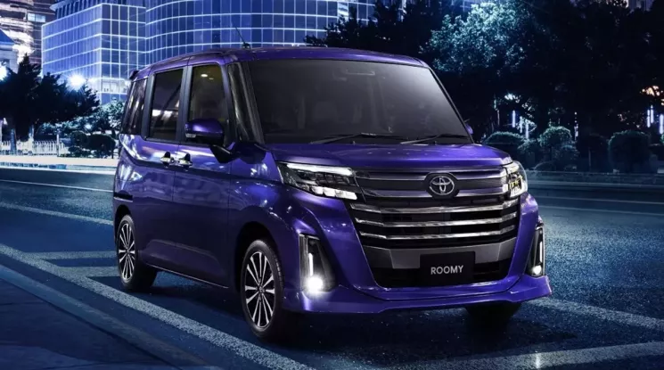 Mẫu minivan nhỏ nhất của Toyota được bổ sung công nghệ thông minh hơn, giá chỉ ngang Hyundai Grand i10
