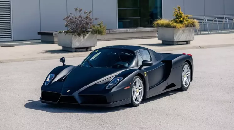 Chiếc Ferrari Enzo sơn đen nhám duy nhất trên thế giới từng thuộc sở hữu của Hoàng gia Brunei