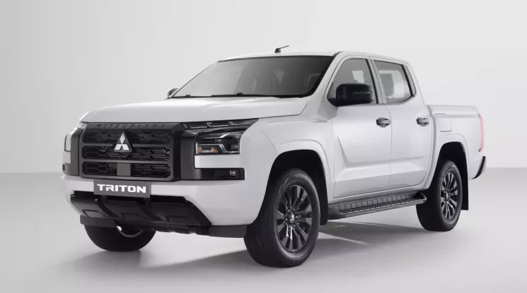Mitsubishi Triton tại Việt Nam có thêm phiên bản 4WD AT Premium mới, giá từ 782 triệu đồng