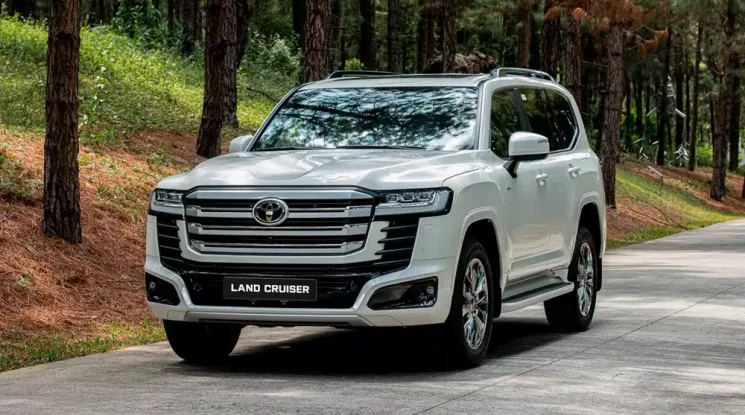 Top 10 ô tô bán kém nhất Việt Nam tháng 8/2026: Toyota Land Cruiser FJ biến mất, thay bằng Land Cruiser