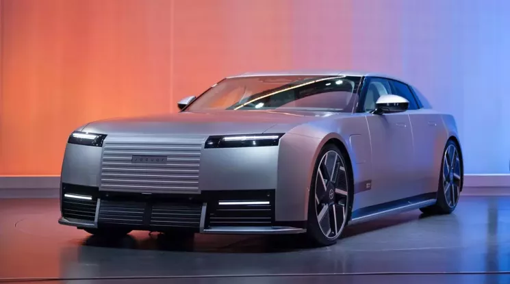 Jaguar Type 01 - mẫu xe điện đột phá, phớt lờ mọi khuôn mẫu của thương hiệu "báo đốm"