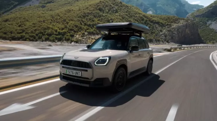 MINI Countryman 2027 có thêm phiên bản mới với khoảng sáng gầm lớn hơn, trang bị sẵn lều nóc