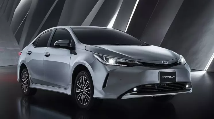 Phiên bản nâng cấp của Toyota Corolla Altis thế hệ cũ chính thức ra mắt với thiết kế thay đổi nhẹ