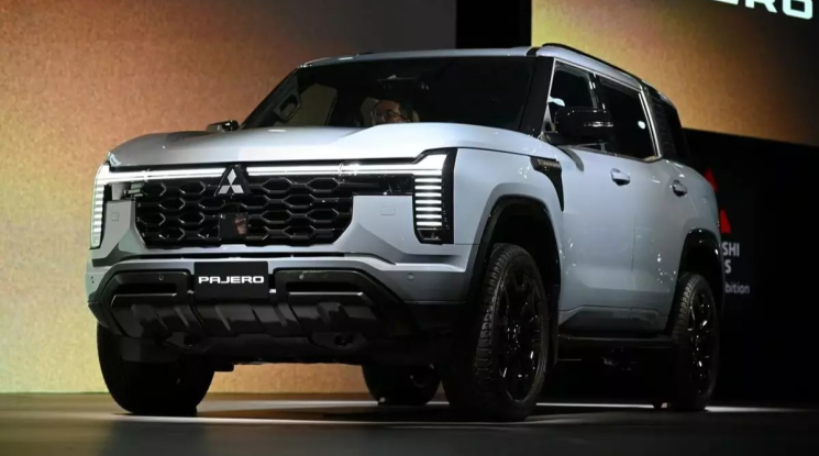 Mitsubishi Pajero thế hệ mới "bán chạy như tôm tươi", nhận hơn 4.000 đơn đặt hàng chỉ sau 2 tuần