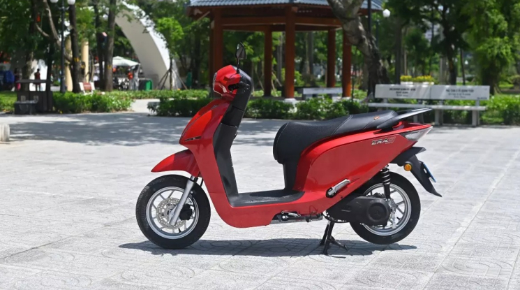 Cuộc đua nâng chuẩn xe máy điện: Không chỉ đi xa, mà còn phải thông minh và tiện dụng
