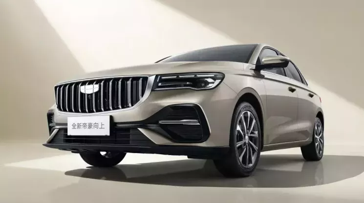 Sedan gia đình Geely Emgrand 2027 ra mắt với màn hình 12,8 inch và camera 540°