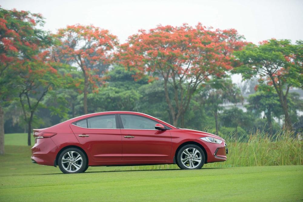 thân xe Hyundai Elantra 2017 thân xe Hyundai Elantra 2017 7