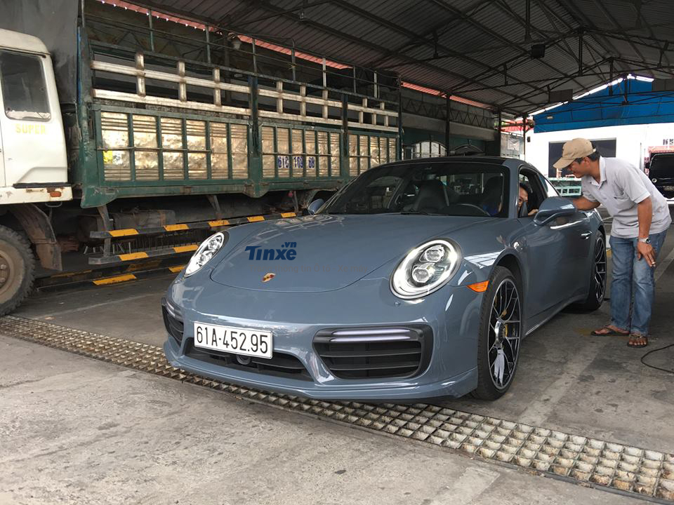 Porsche 911 Turbo S