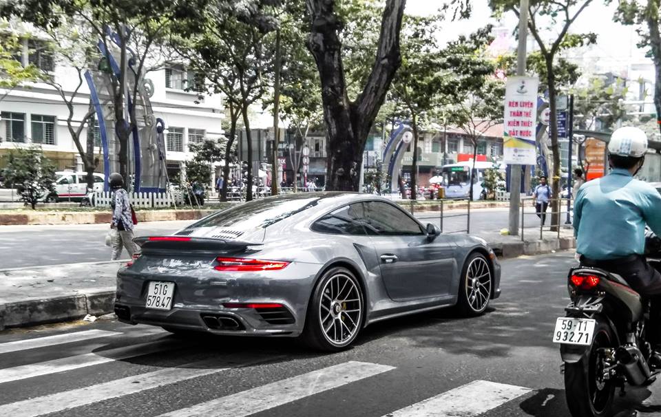 Chủ tịch Trung Nguyên tậu Porsche 911 Turbo S độc nhất Bình Dương