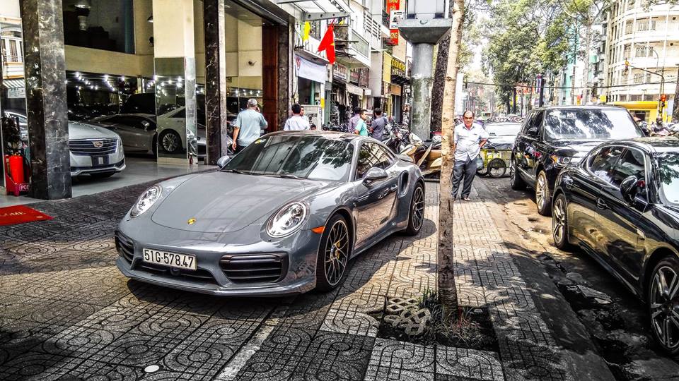Chủ tịch Trung Nguyên tậu Porsche 911 Turbo S độc nhất Bình Dương