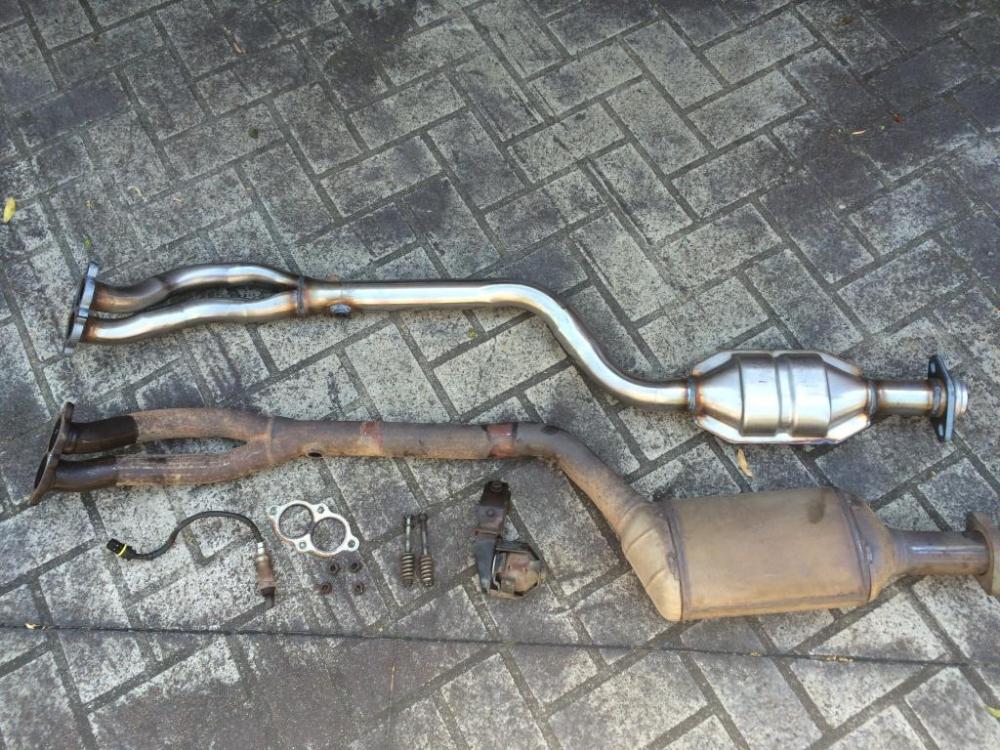 Đèn check engine bật vì hỏng bộ chuyển đổi xúc tác Đèn check engine bật vì hỏng bộ chuyển đổi xúc tác