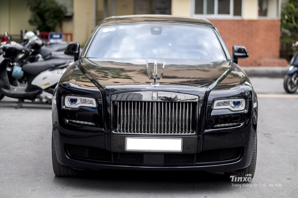 Phía trước xe khá hầm hố