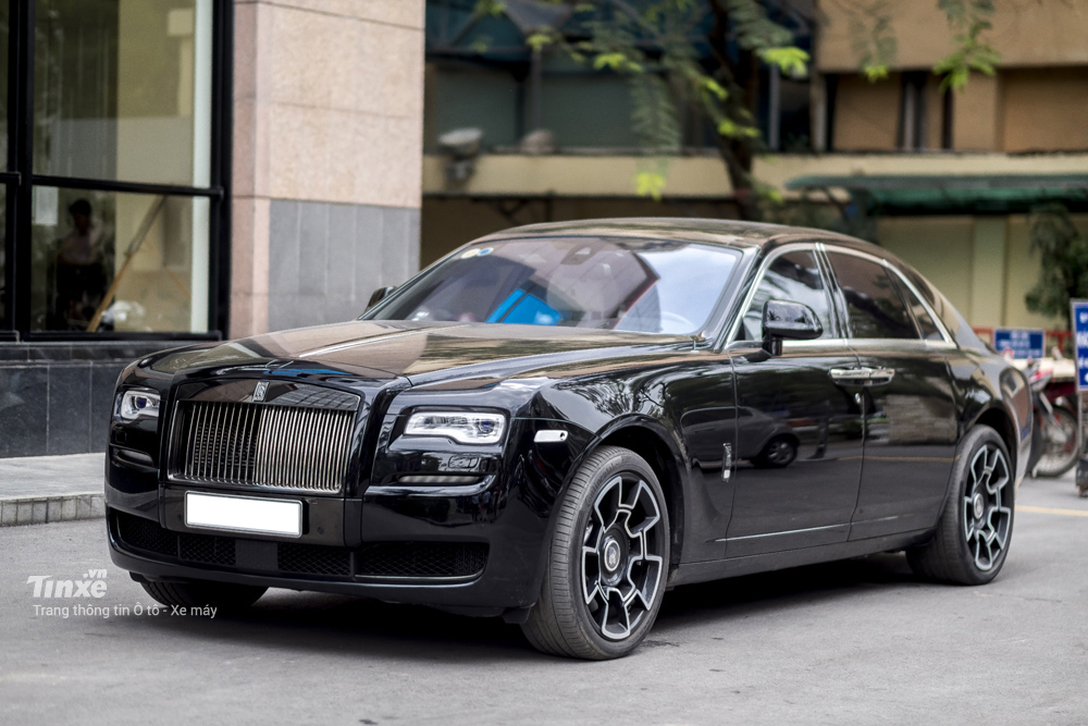 Tổng thế xe Rolls-Royce Ghost Black Badge