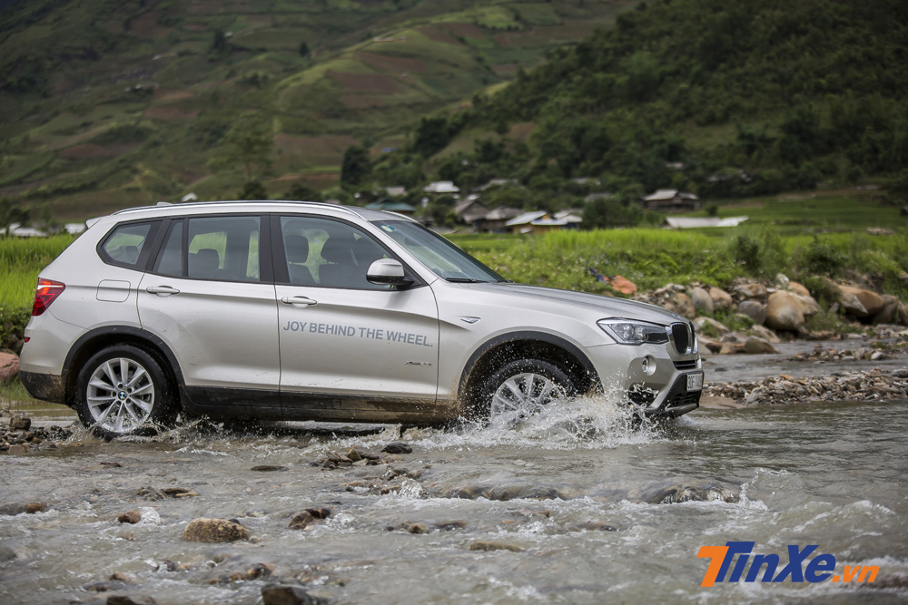Khả năng vận hành mạnh mẽ của BMW X3