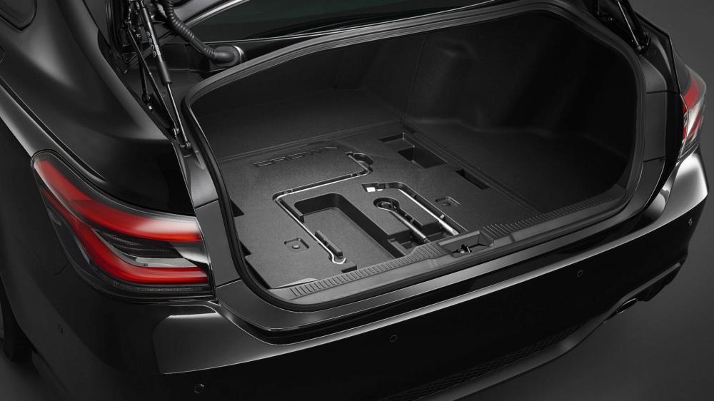 Khoang hành lý phía sau