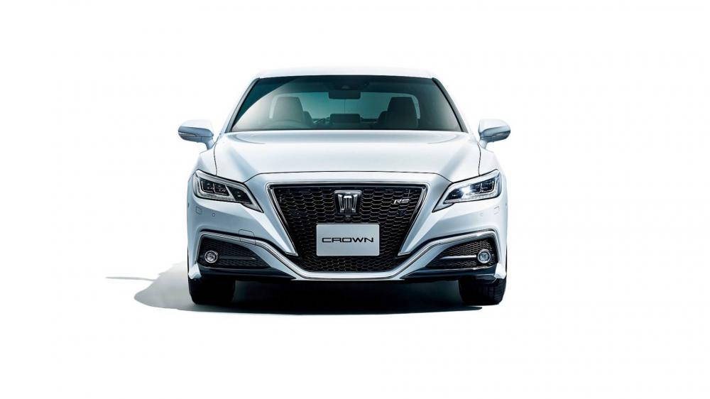 Toyota Crown 2018 phiên bản RS thể thao hơn