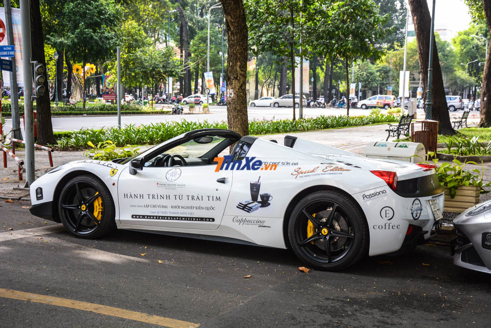 Đa phần thời gian siêu xe này làm bạn với các chiến mã khác tại khu du lịch sinh thái địa đàng MĐrăk, Đắc Lắk