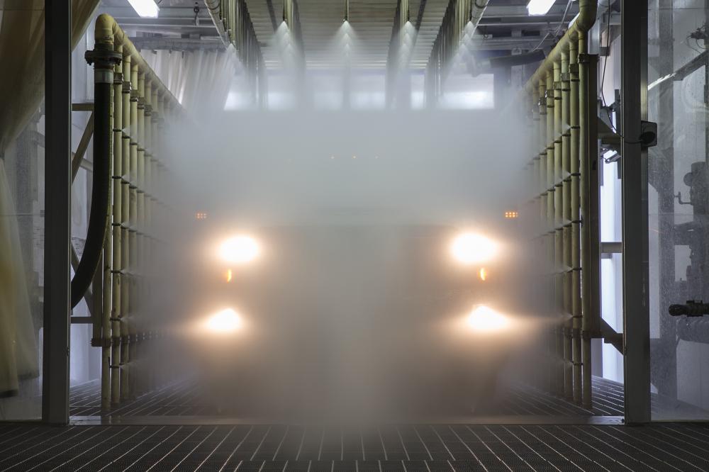 Kiểm tra khả năng chống nước xâm nhập qua cửa và cửa sổ xe Kiểm tra khả năng chống nước xâm nhập qua cửa và cửa sổ xe