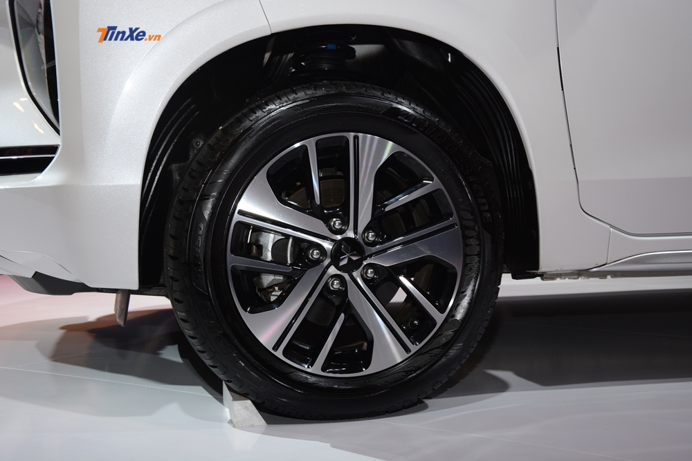 Mâm 16 inch sơn 2 tông màu đối lập