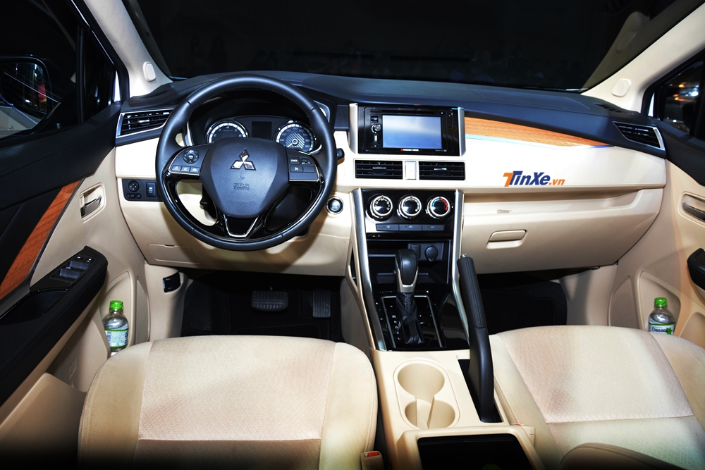 Nội thất Mitsubishi Xpander 2018 bản số tự động