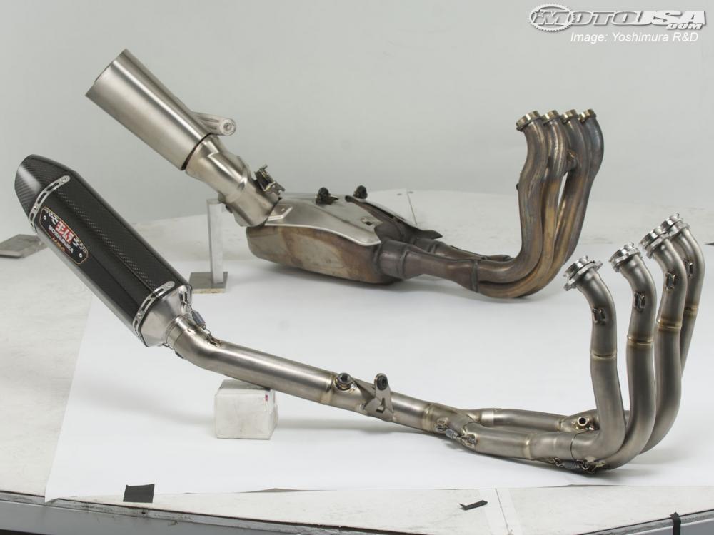 Hệ thống ống xả nguyên bản (trên) và hệ thống ống xả độ (dưới)