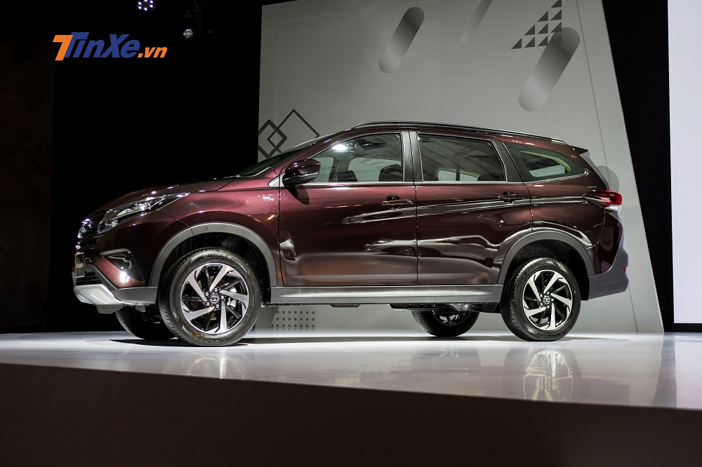 Đánh giá nhanh Toyota Rush 2018