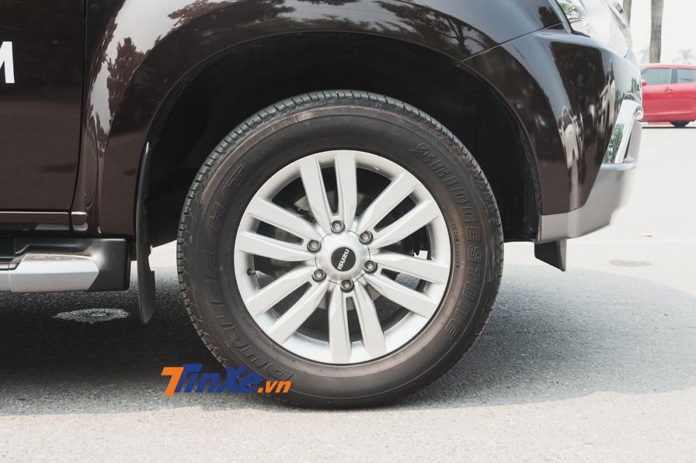 Cảm nhận nhanh Isuzu mu-X 2018: giá “học sinh”, trang bị “phụ huynh” Cảm nhận nhanh Isuzu mu-X 2018: giá “học sinh”, trang bị “phụ huynh”