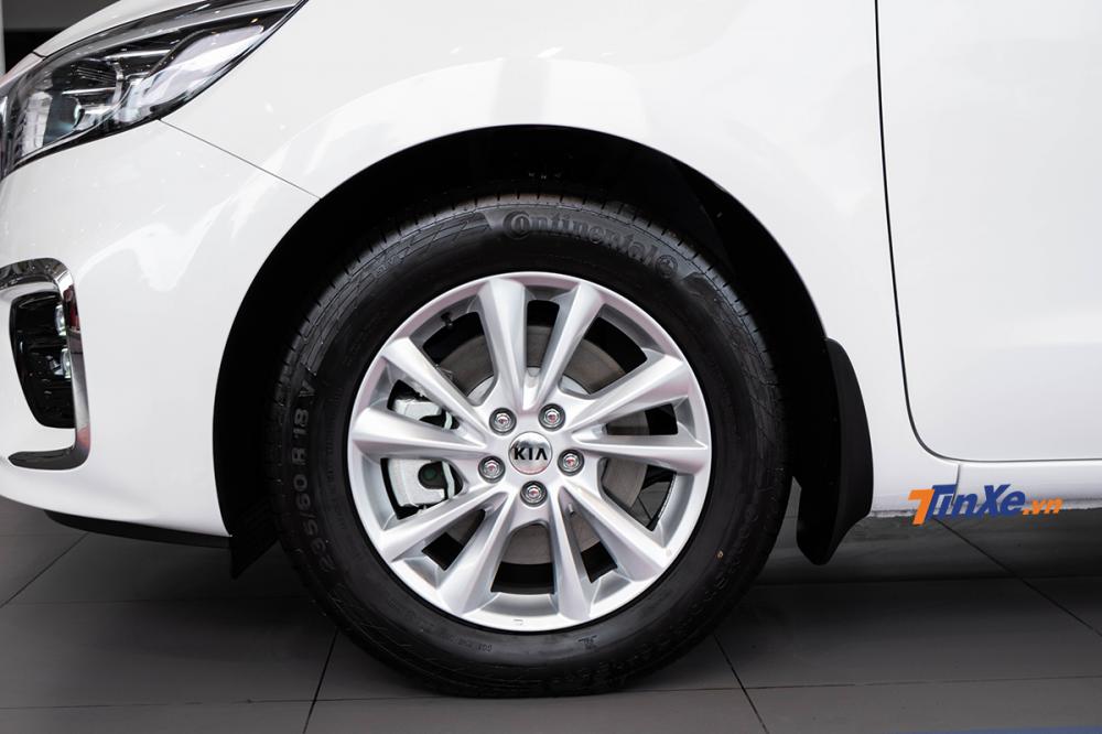 Đánh giá nhanh Kia Sedona 2018: thêm tiền thêm sang