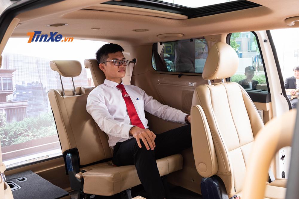 Đánh giá nhanh Kia Sedona 2018: thêm tiền thêm sang