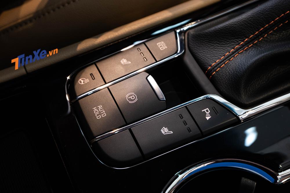 Đánh giá nhanh Kia Sedona 2018: thêm tiền thêm sang