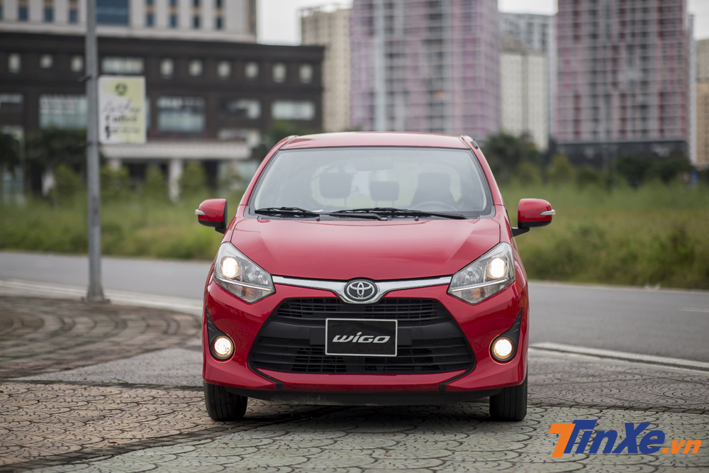 Thiết kế ngoại thất của Toyota Wigo khá nổi bật ở phần đầu xe.