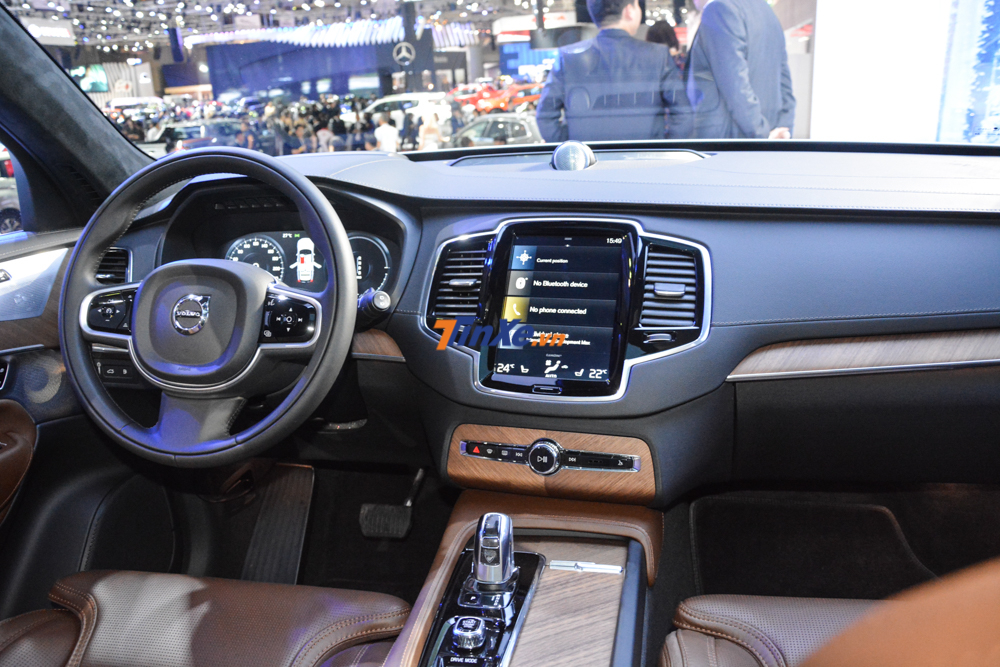 Volvo muốn tạo ra một chiếc SUV sang trọng và đẳng cấp hơn nhằm có thể đối đầu với Range Rover Autobiography nhưng giá thành lại rẻ hơn nhiều Volvo muốn tạo ra một chiếc SUV sang trọng và đẳng cấp hơn nhằm có thể đối đầu với Range Rover Autobiography nhưng giá thành lại rẻ hơn nhiều