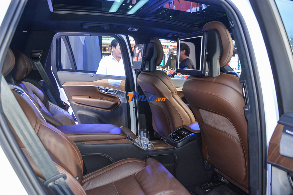 Nội thất Volvo XC90 Excellence khiến xe có giá bán đắt gấp đôi bản tiêu chuẩn Nội thất Volvo XC90 Excellence khiến xe có giá bán đắt gấp đôi bản tiêu chuẩn